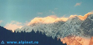 Piatra Craiului: Vedere din Valea Dmbovitei - foto: Galeria foto Alpinet