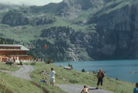 Cabana pe malul lui Oeschinensee