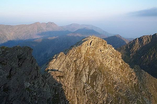 Cornul Călţunului (2505 m alt.)