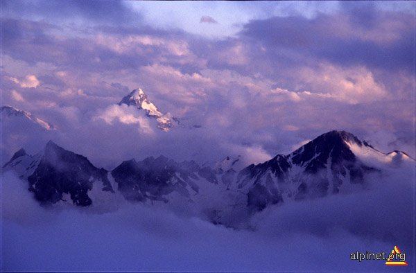 Privind apusul de pe Elbrus