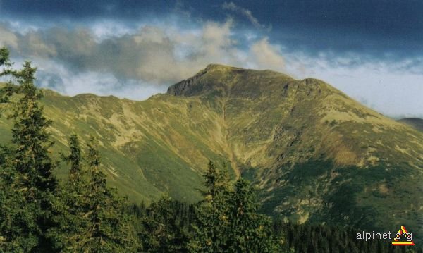 Vârful Cârja(2405m) văzut de la cabana Alpina