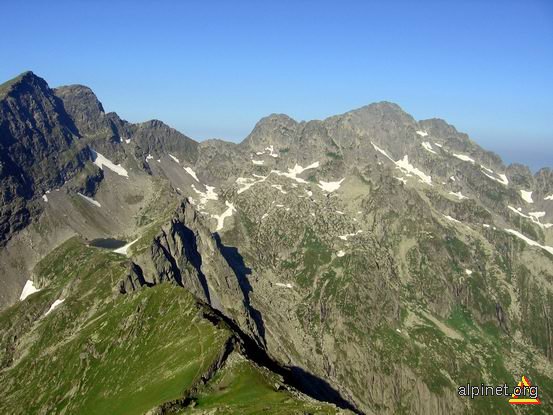 Lacul Caltun si varful Negoiu(dreapta)