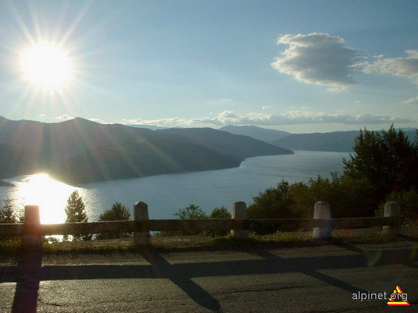 Apus De Soare Lângă Lacul Bicaz