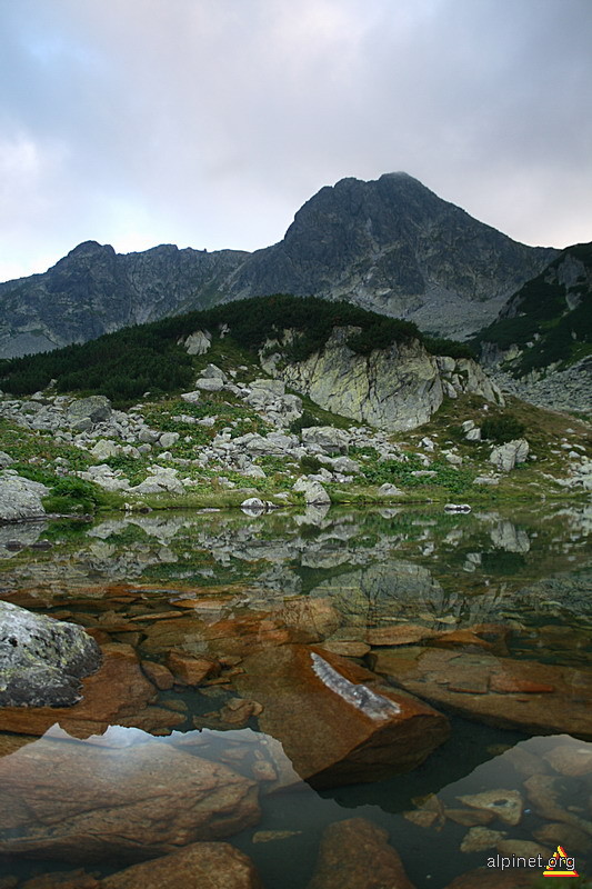 ... pietrele (Lacul Pietrele)