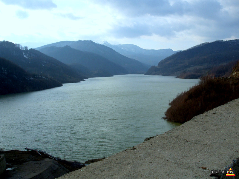 Barajul Siriu