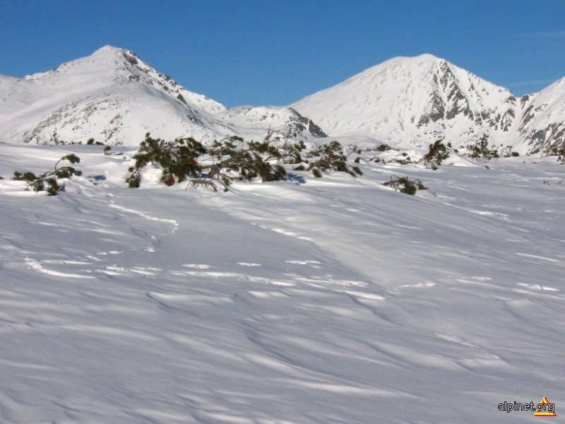 Vârful Papusa Mare 2508 m si Vârful Peleaga 2509 m.