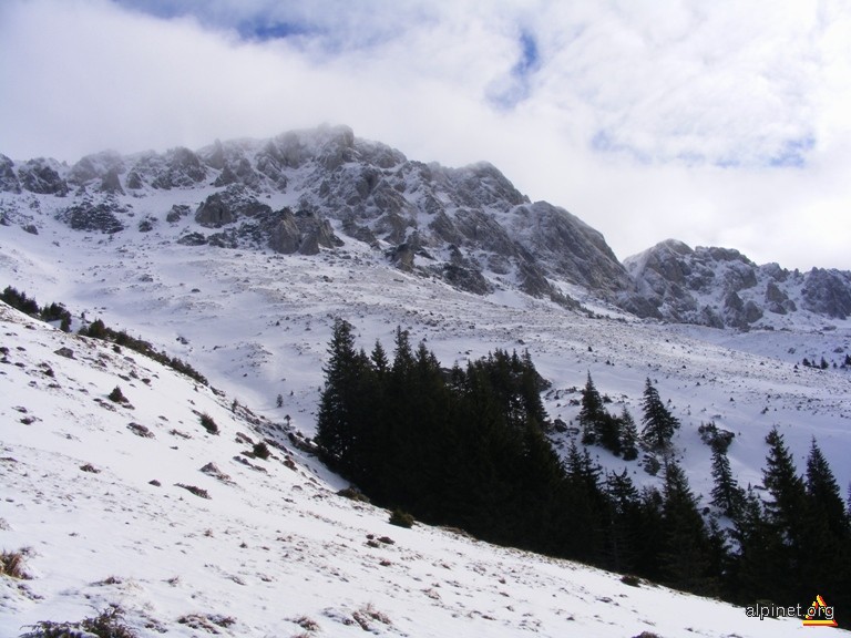 Vârful Strungile Mari, 2089 m