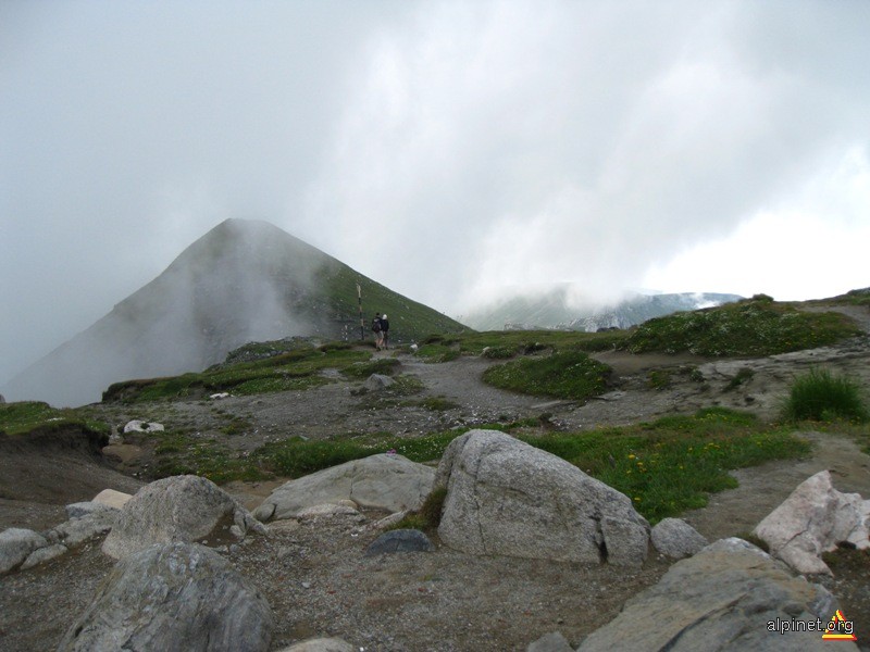 Vârful Ocolit(Bucura Dumbrava) - 2503 m alt.